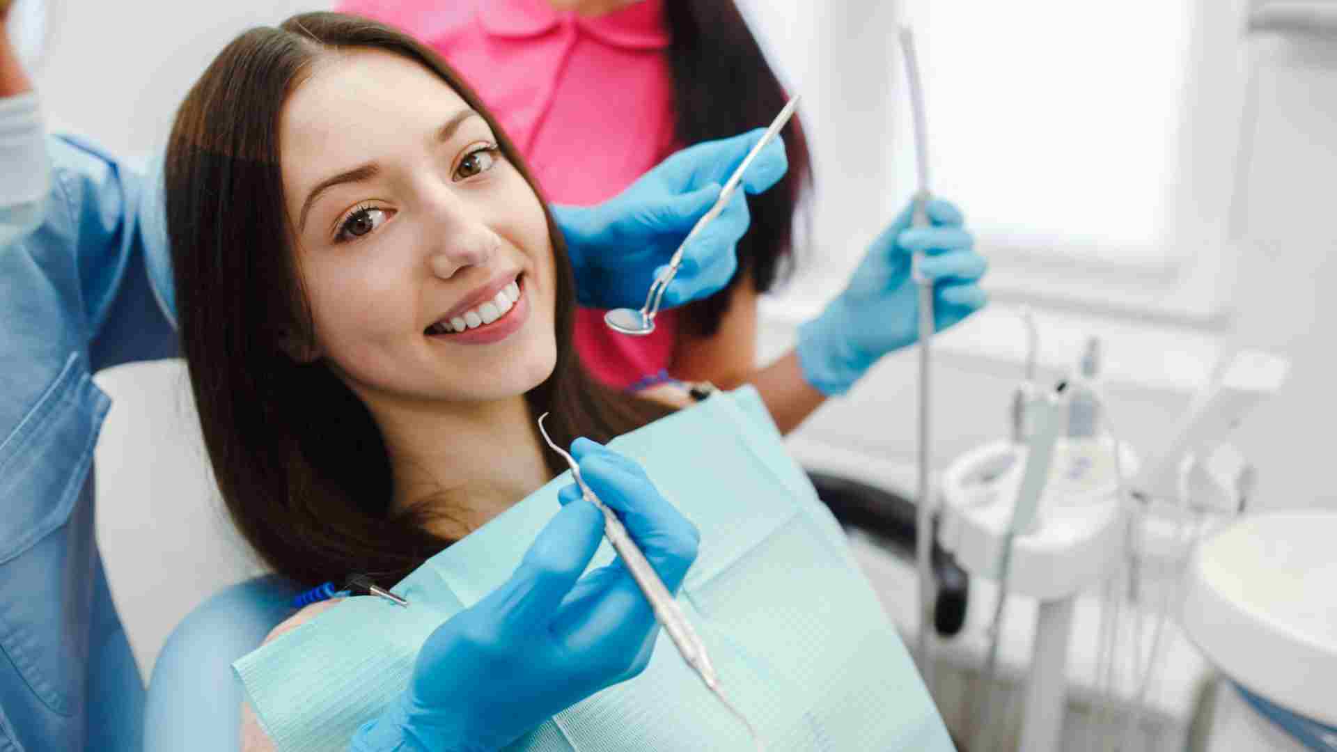 woman-dentist-checkup